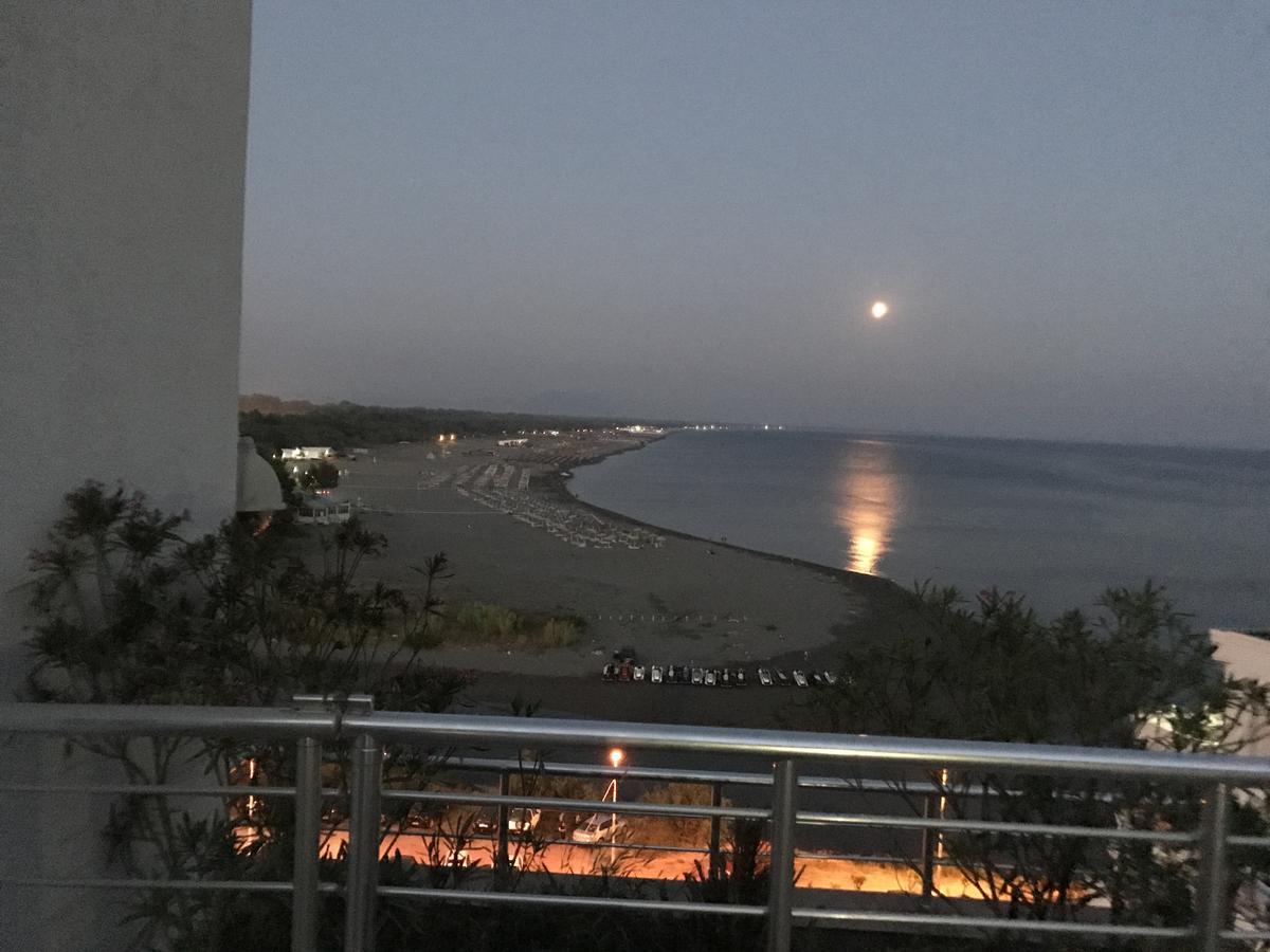 Hotel La Rosa Negra Улцинь Экстерьер фото